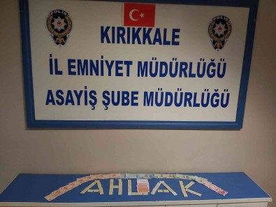 Kumar Oynayan 3 Sahsa 5 Bin 457 Lira Para Cezasi