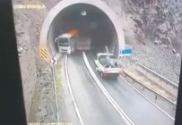 Kontrolden Çikan Tir Tünel Girisinde Yolcu Otobüsüne Böyle Çarpti Haberi