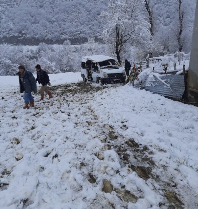 Öğrenci servisi devrildi: Ölü ve yararlılar var!