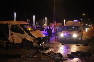 Otomobil Ile Transit Çarpisti Açiklamasi 6 Yarali