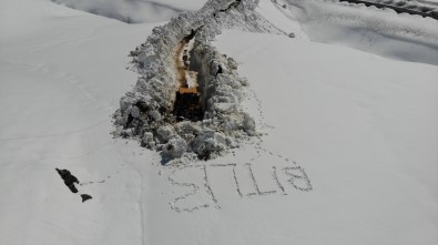 6 Metreyi Bulan Karda Yol Açma Mücadelesi