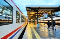 Ankara-Konya Hattinda Ilave YHT'ler Ile Seferler Artirildi