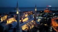Ayasofya-I Kebir Camii'nde Mahyalar Altinda Aksam Namazi Heyecani