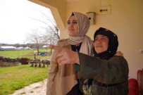 Baskan Ayse Çakmak, Sehit Muhtarin Ailesini Ziyaret Etti