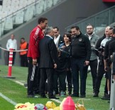 Besiktas, Taraftarlari Önünde Çalisti