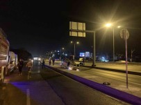 Bostanci'da Otomobil Takla Atti Açiklamasi Araçtaki Iki Kisi Yara Almadan Kurtuldu