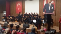 Gediz'de Kursiyerlerden Türk Halk Müzigi Konseri