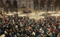 İlk teravih kılındı! Camilere akın ettiler: Yurtta ramazan coşkusu