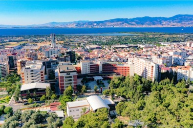 Izmir Ekonomi'den Türkiye'ye Örnek Basari