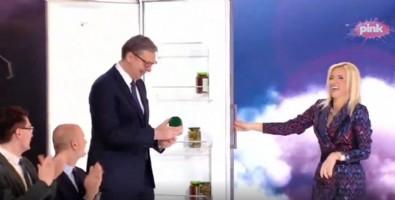 Sırbistan Cumhurbaşkanı 'Herkes benden sıkıldı' deyip buzdolabından çıktı!