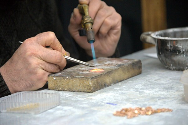 Beş kilo altın kanalizasyona karıştı! Harekete geçildi!