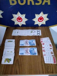Bursa'da Kumarbazlara Suçüstü Baskin  Açiklamasi 10 Kisiye Islem Yapildi