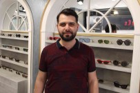 Dükkaninin Cam Kapisini Kiran Hirsizlar 250 Bin Lira Degerinde Saatleri Çaldi