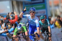 57. Cumhurbaskanligi Türkiye Bisiklet Turu'nun Selçuk-Alaçati Etabi Kazanani Alexander Kaden Groves