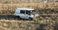  KAZA - Bitlis'te içinde düzensiz göçmenlerin bulunduğu minibüs takla attı: 4 ölü, 25 yaralı