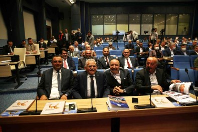 Büyüksehir Meclisi 2021 Yili Faaliyet Raporunu Onayladi