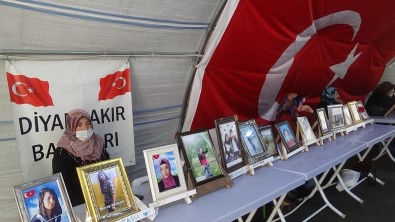 Diyarbakir'da Anne Ve Babalarin Evlat Nöbeti 952. Günde