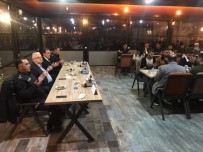 Kaymakam Memis,  Roman Vatandaslarla Iftarda Bulustu