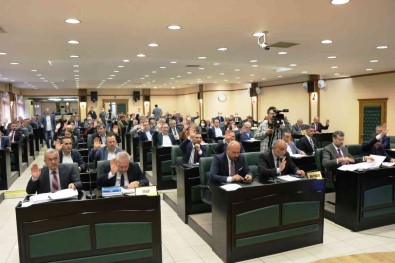 Samsun Büyüksehir Bütçesinin Yarisi Yatirima