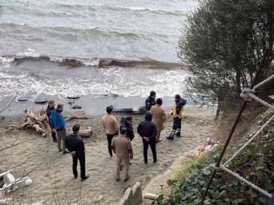 Sinop'ta Denizde Erkek Cesedi Bulundu