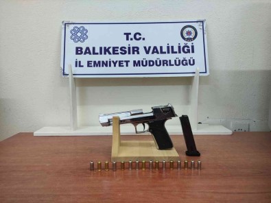 Balikesir'de Polisten 33 Süpheliye Gözalti