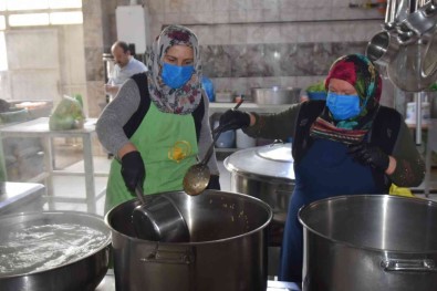 Belediye Asevi Ramazanda 500 Kisiye Yemek Ulastiriyor