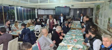 Berberler Ve Kuaförler Iftarda Bir Araya Geldi