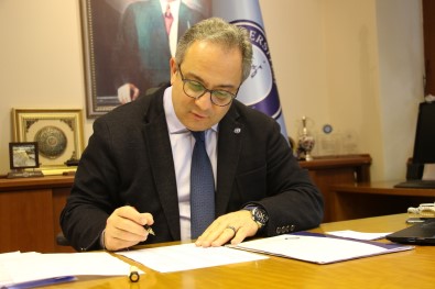 Bilim Kurulu Üyesi Prof. Dr. Ilhan Açiklamasi 'Salgin Devam Ediyor Ama Etkisi Iyice Azaldi'