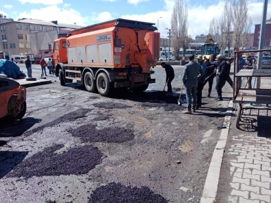 Kars'ta Köstebek Yuvasina Dönen Yollara Yamali Önlem