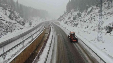 Kastamonu'da Nisan Kari Açiklamasi Yüksek Kesimler Beyaza Büründü