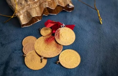 Kuyumculardan 'altın' tahmini: 'Önce düşecek sonra hızla yükselecek'