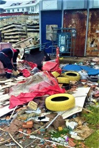 Maltepe'de Sahada Hem Denetim Hem Temizlik Ekipleri Görev Basinda