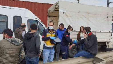 Minibüsün Kamyonete Çarptigi Kaza Kamerada Açiklamasi 4 Yarali