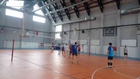 Voleybol Takimi Hazirliklara Basladi