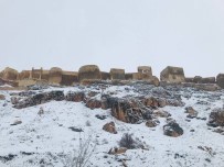 Bayburt'ta Kar Yagisi Etkili Oluyor Haberi