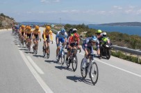 Bisiklet Turunda Izmir Ekonomi Üniversitesi Ögrencileri Çevirmenlik Yapti