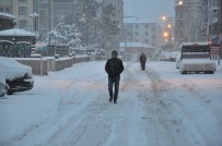 Kars Nisan Ayinda Kisi Yasiyor Açiklamasi Kente Kar Kalinligi 20 Santimetreyi Geçti Haberi