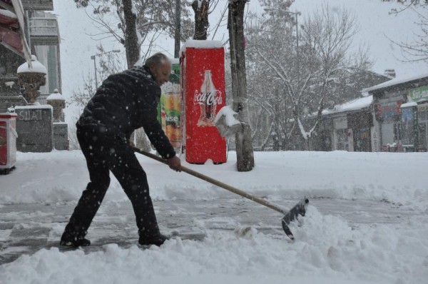 Kars'ta kar yağışı etkili oldu