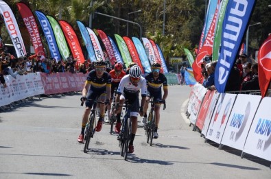 57. Cumhurbaskanligi Bisiklet Turu'nun Manisa-Ayvalik Etabi Tamamlandi