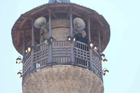 Ahsap Serefeli Minarede Ramazan Gelenegini Sürdürüyor