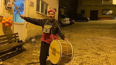 (Özel) 75 Yasindaki Davulcu, Köyü Sahura Kaldiriyor