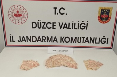 Süphe Üzerine Durdurulan Araçtan 3 Bin 150 Lira Sahte Para Çikti