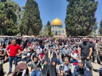 50 Bin Müslüman Israil Saldirilarinin Gölgesinde Mescid-I Aksa'da Cuma Namazi Kildi