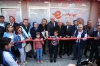 Baskan Atay'dan Tek Kurdeleyle Iki Açilis