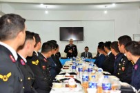 Jandarma Genel Komutani Orgeneral Çetin, Jandarma Personeliyle Iftar Yapti