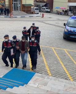 Kablo Hirsizlari Jandarmadan Kaçamadi