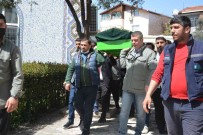 Kamyonet Ve Duvar Arasinda Sikisan 5 Yasindaki Çocuk Son Yolculuguna Ugurlandi