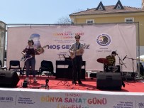 Rus Ve Ukraynali Sanatçilar Kartal'da 'Baris' Mesaji Verdi