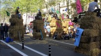 Fransa'da Iklim Aktivistleri Cumhurbaskani Adaylarini Protesto Etti