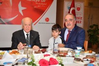 MHP Lideri Bahçeli, Sehit Aileleriyle Iftar Yemeginde Bir Araya Geldi